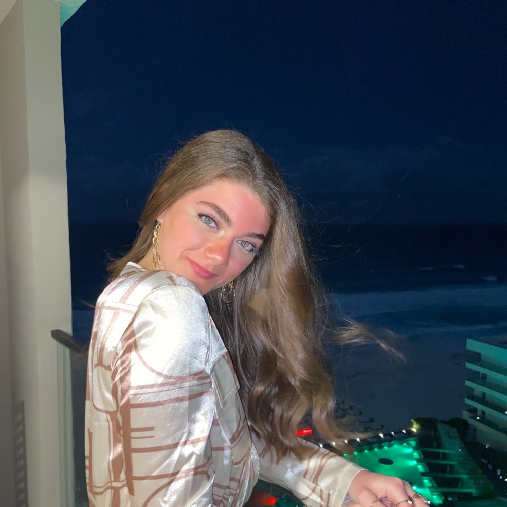 Meet your Posher, Dana